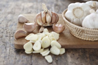 how to tell if garlic is bad