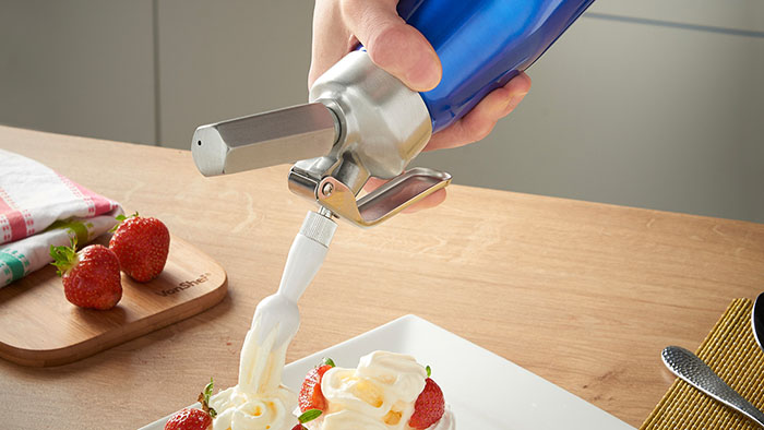 things to look for in best whipped cream dispenser